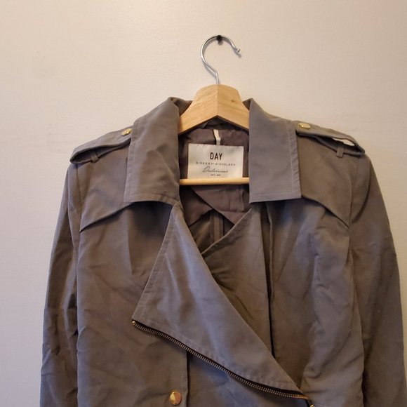 DAY Biger et Mikkelsen Brushed Twill Trench Coat. Fits XS or Small. Olive Green. - Picture 8 of 12